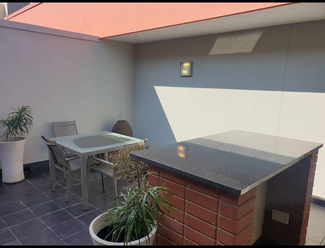 1 BEDROOM APARTMENT FOR SALE IN UMHLANGA RIDGE